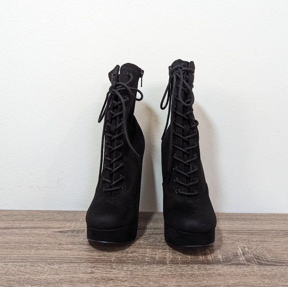 Steve Madden Black Symphony Ankle Lace Up Heel Boots Size 7M - Picture 3 of 14